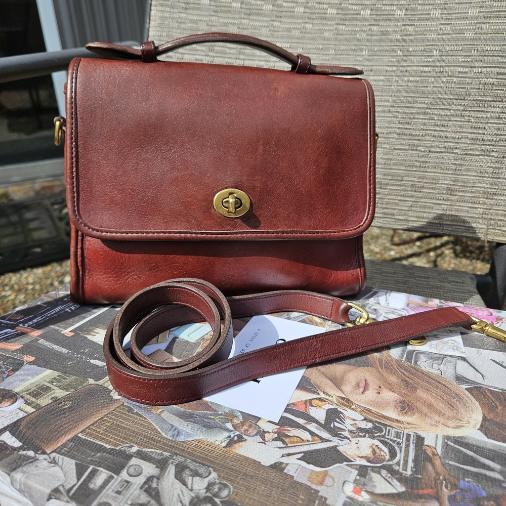 Vintage Coach Burgundy Court 9870